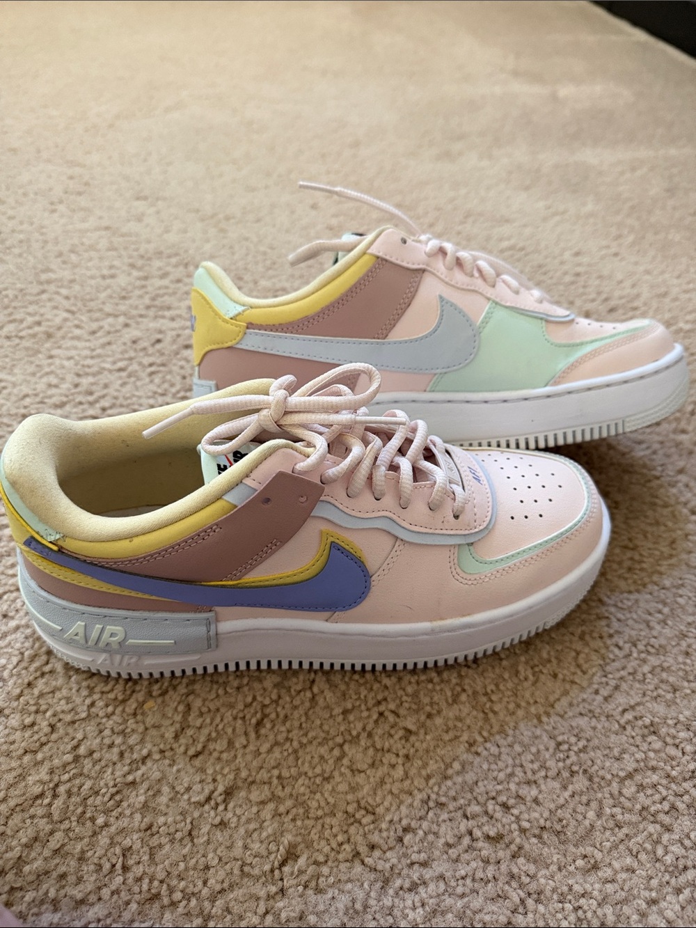 Nike Pastel Multi-Accent Women's Sneakers - Picture 1 of 6